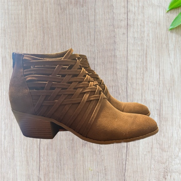 Fergalicious by Fergie “Bandana” Brown Booties in Sz 11 - Picture 4 of 8